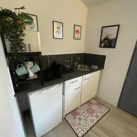 Le Petit Nid Apartment *