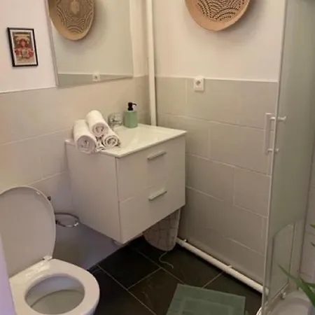 Le Petit Nid Apartment *